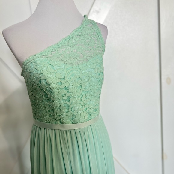 David’s bridal green one shoulder lace formal dress - Picture 7 of 16